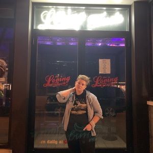 Meet your Posher, Lauren